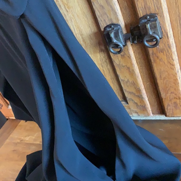 💞Elegant Black Formal Dress by Tahari💞 - Picture 4 of 8